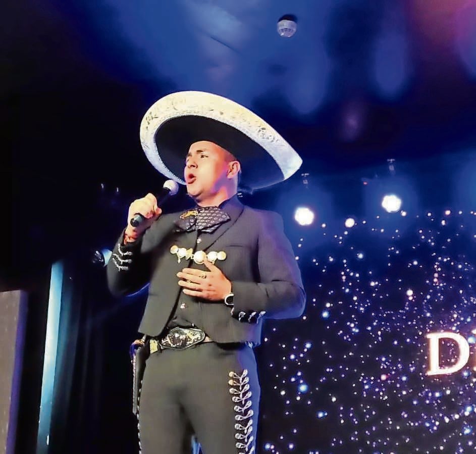 Cantante Alfonso de la Cruz se reinventó y en agosto lanza nuevo disco Cantante Alfonso de la Cruz se reinventó y en agosto lanza nuevo disco