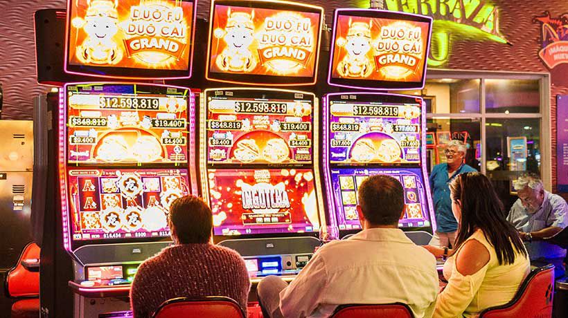 Contraloría reveló cifra de funcionarios públicos que habrían ingresado a casinos durante su licencia médica Contraloría reveló cifra de funcionarios públicos que habrían ingresado a casinos durante su licencia médica