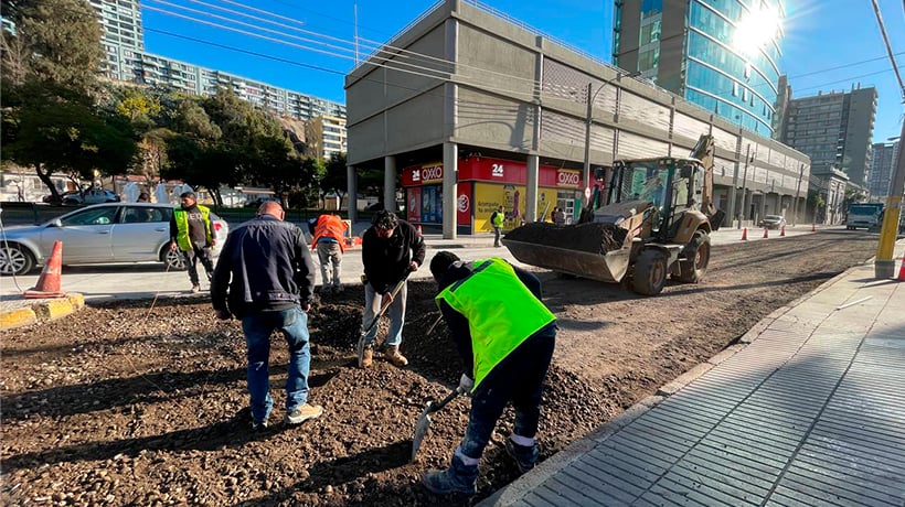 Tras el paso del sistema frontal: Municipio de Viña del Mar intensifica &quot;Plan de Bacheos&quot;