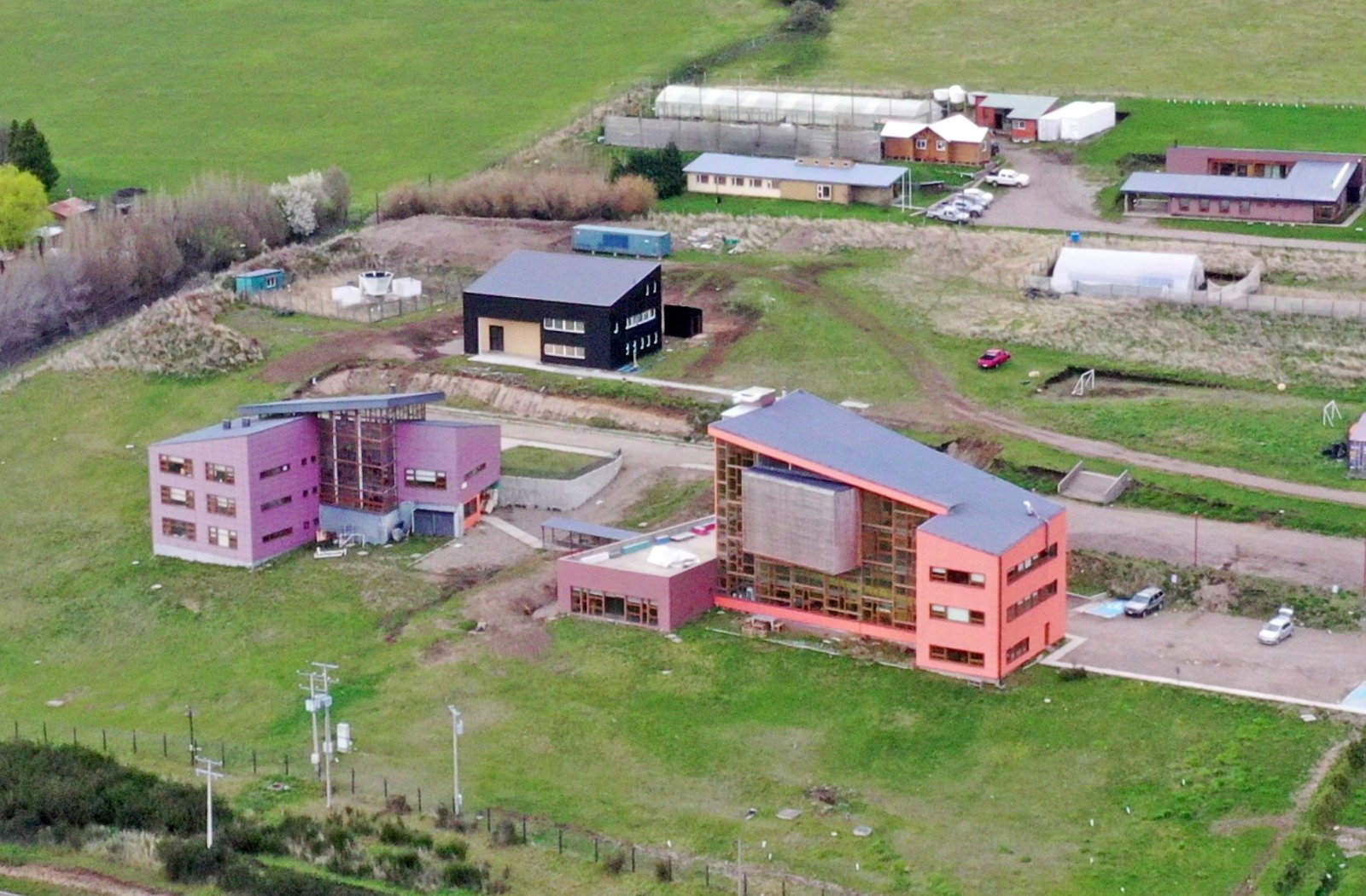 UACh mantendrá presencia y reorientará proyecto académico del Campus Patagonia en región de Aysén