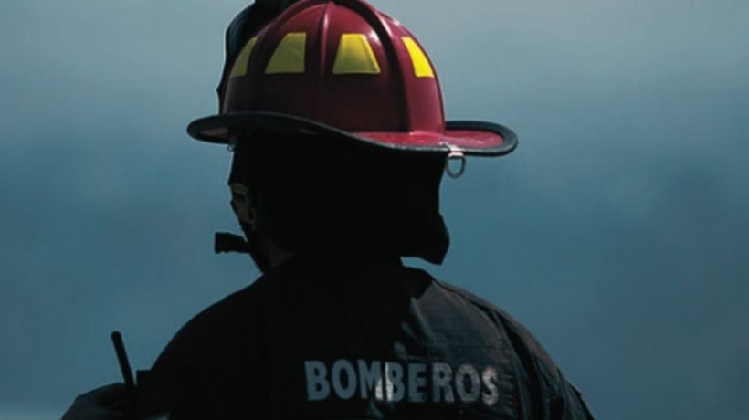 Incendio por quema de basura moviliza a Bomberos al sector norte de Antofagasta