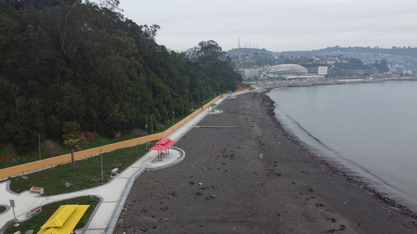 Inauguran borde costero y primera playa solanera en el Morro de Talcahuano Inauguran borde costero y primera playa solanera en el Morro de Talcahuano