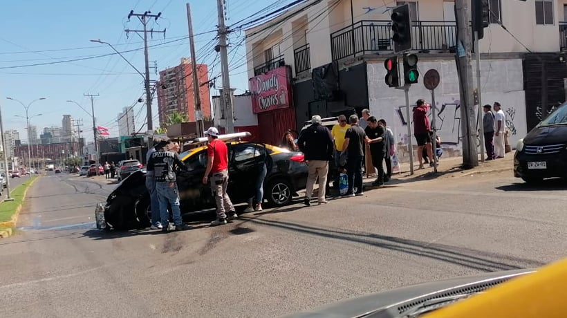 Tres personas lesionadas dejó colisión vehicular en el sector centro de Iquique Tres personas lesionadas dejó colisión vehicular en el sector centro de Iquique
