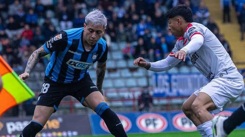 Unión La Calera sucumbió ante Huachipato otra vez víctima de una expulsión tempranera Unión La Calera sucumbió ante Huachipato otra vez víctima de una expulsión tempranera