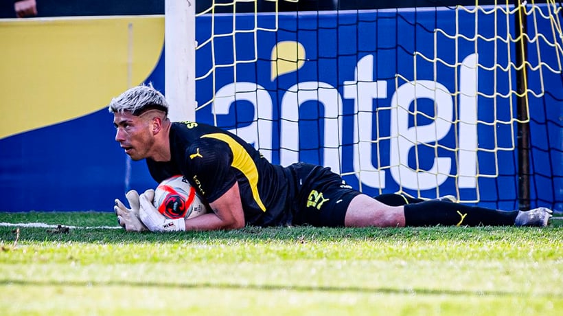 El iquiqueño Brayan Cortés tuvo su debut con Peñarol en la victoria sobre Nacional en el clásico charrúa El iquiqueño Brayan Cortés tuvo su debut con Peñarol en la victoria sobre Nacional en el clásico charrúa