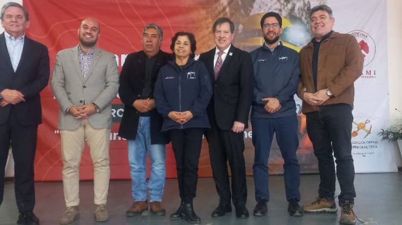 Petorca: autoridades conmemoran el "Día del Minero" en medio de crisis de seguridad por tragedia en El Teniente Petorca: autoridades conmemoran el "Día del Minero" en medio de crisis de seguridad por tragedia en El Teniente
