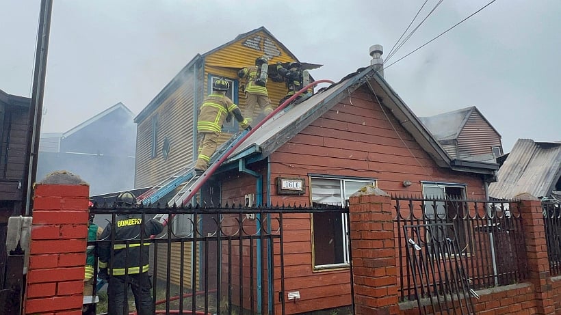 Dos casas destruidas dejó cuarto incendio en menos de una semana en Castro Dos casas destruidas dejó cuarto incendio en menos de una semana en Castro