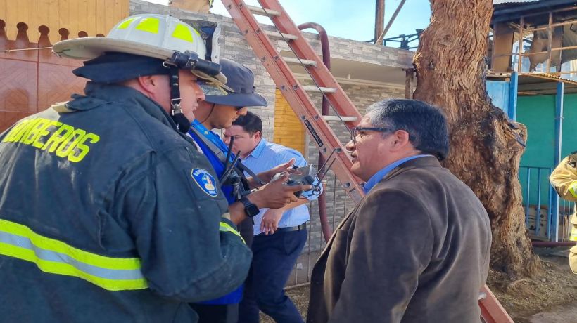 Investigan causas del incendio que afectó viviendas en el pueblo de La Tirana