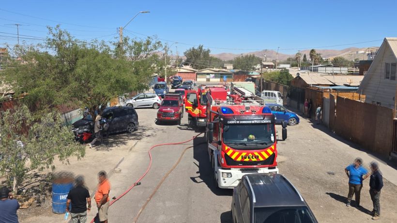 Incendio afectó dos viviendas en la comuna de Pozo Almonte