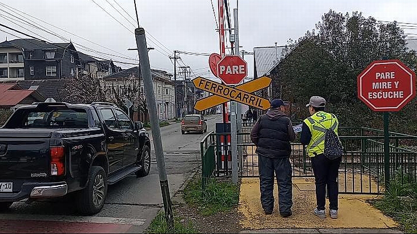 Con monitores promueven la seguridad en cruces ferroviarios entre Llanquihue y Puerto Montt
