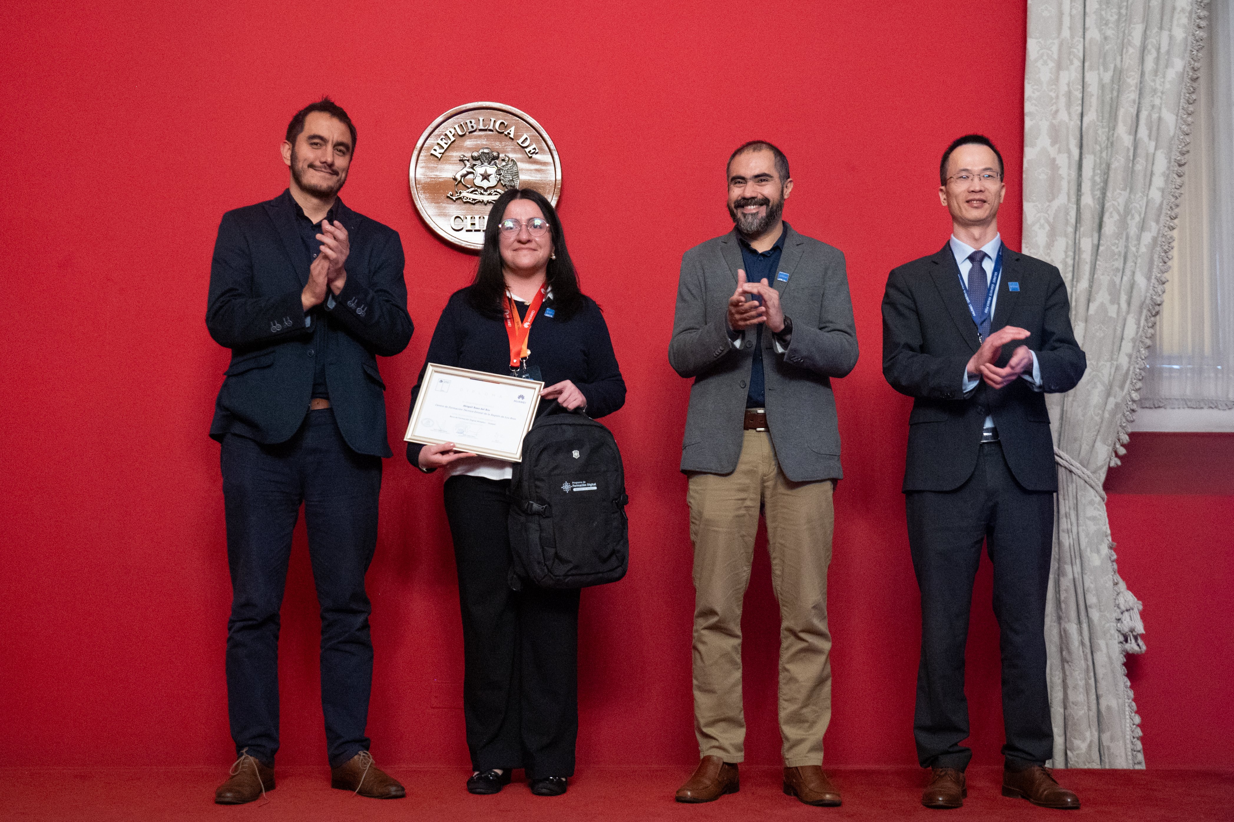 Estudiante del CFT Los Ríos ganó beca para perfeccionarse por dos semanas en China