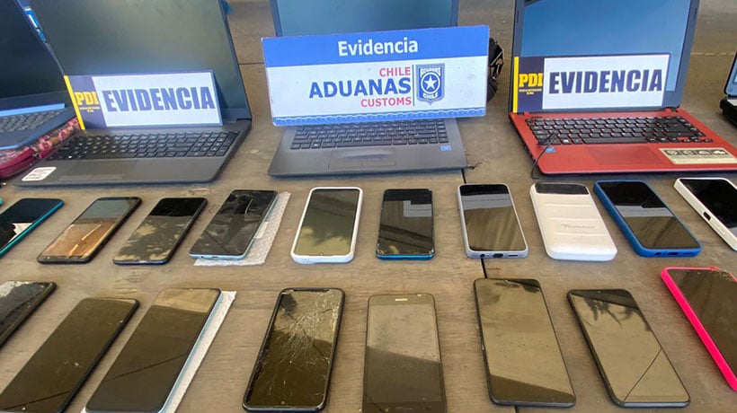 Ocultos en tambores: Descubren envío ilegal de equipos tecnológicos a Haití desde el puerto de Valparaíso