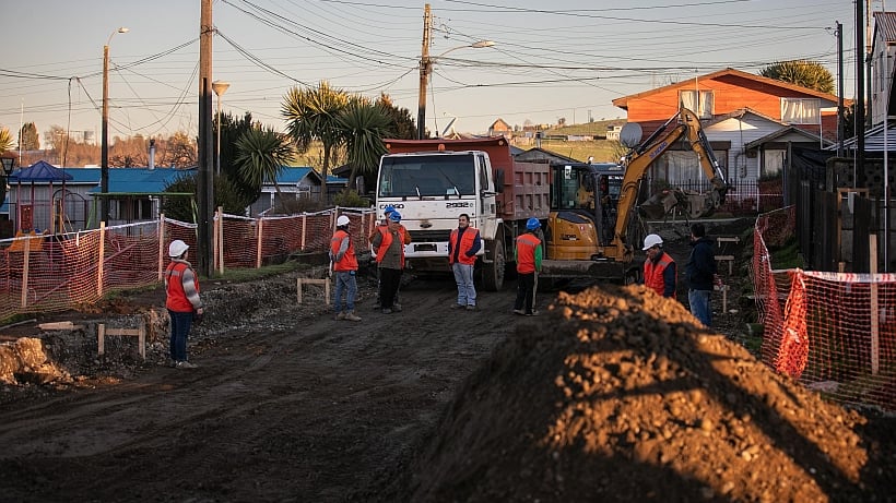Comenzó pavimentación de calle 28 de Mayo de Nueva Braunau