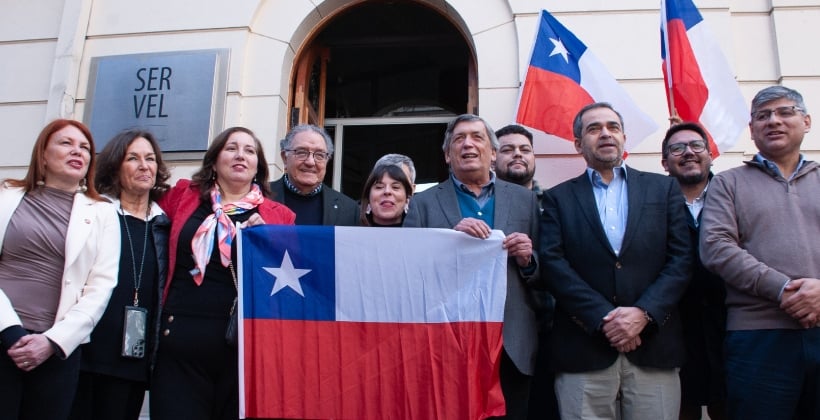 Listas oficialistas confirman a Insulza y Sharp entre sus cartas Listas oficialistas confirman a Insulza y Sharp entre sus cartas