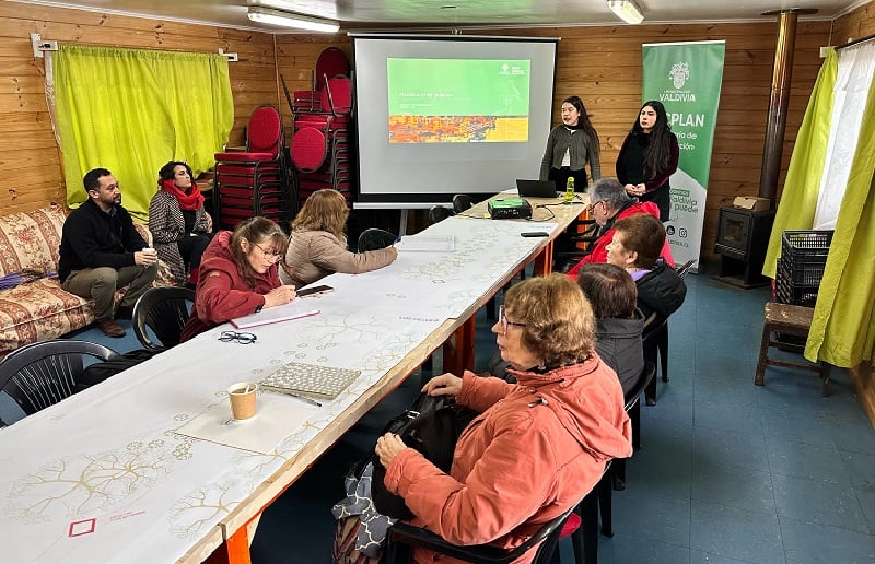 Municipalidad de Valdivia desarrolla proyecto para mejorar plazuela ubicada al costado de un Sitio de Memoria en Isla Teja Municipalidad de Valdivia desarrolla proyecto para mejorar plazuela ubicada al costado de un Sitio de Memoria en Isla Teja