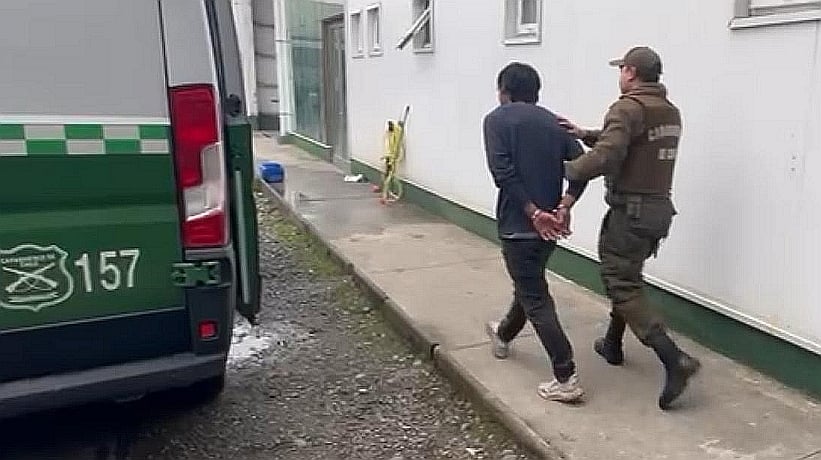 Amplio prontuario delictual registran dos detenidos por robo en escuela de Alerce