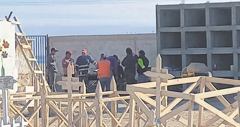 Polémica en redes sociales: realizan asado con música y alcohol en cementerio de Chañaral Polémica en redes sociales: realizan asado con música y alcohol en cementerio de Chañaral
