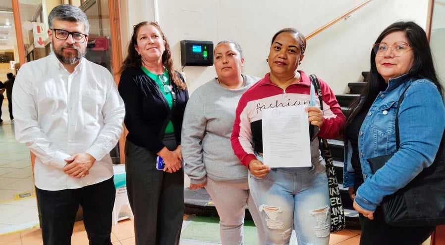 Diputado Araya presenta denuncia en Salud por filtraciones en Condominio Bellavista 1 de Antofagasta Diputado Araya presenta denuncia en Salud por filtraciones en Condominio Bellavista 1 de Antofagasta