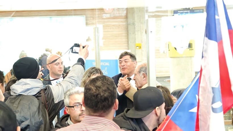 Franco Parisi llegó a Concepción en medio del fervor de sus seguidores
