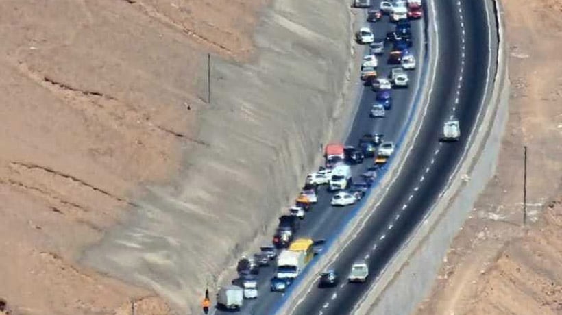 Caos vehicular: reportan accidente de tránsito en la Ruta 504 que une a Iquique con Alto Hospicio