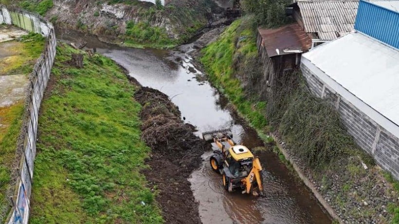 MOP retira 120 toneladas de basura a diario desde canales de la intercomuna de Chillán y Chillán Viejo MOP retira 120 toneladas de basura a diario desde canales de la intercomuna de Chillán y Chillán Viejo