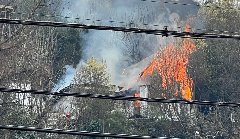 Casa tomada en ladera Lintz de Puerto Montt fue consumida por un incendio Casa tomada en ladera Lintz de Puerto Montt fue consumida por un incendio