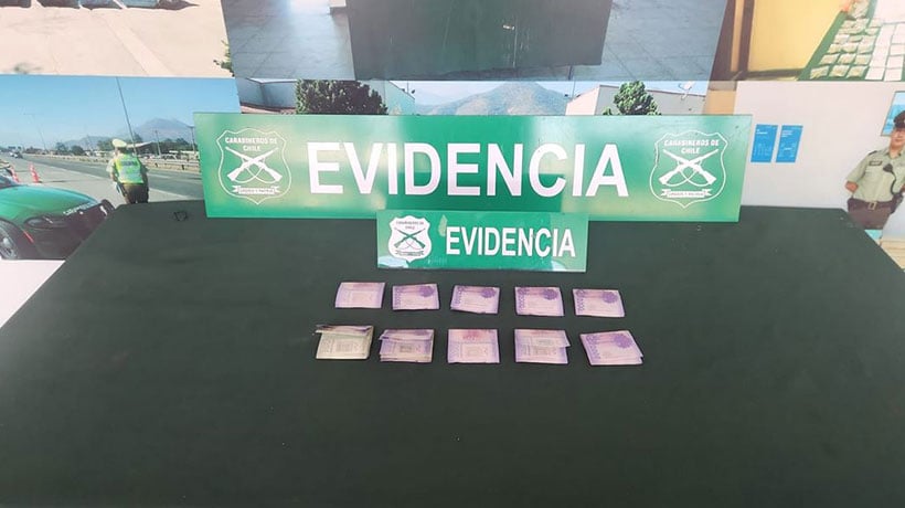 Detienen a conductor extranjero por intentar sobornar a Carabineros en Nogales: ofreció $100.000 Detienen a conductor extranjero por intentar sobornar a Carabineros en Nogales: ofreció $100.000