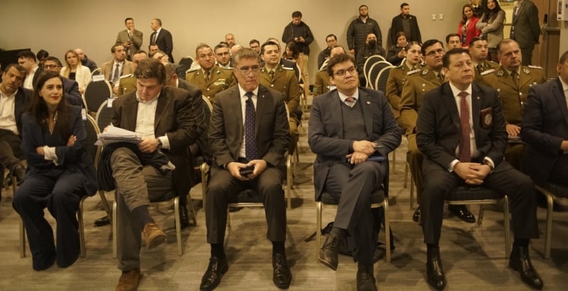 Modernizar Carabineros y atacar la narcocultura: alcaldes se unen contra el crimen organizado