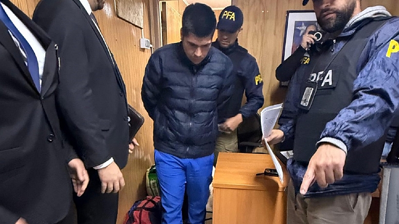 Femicida que se ocultó en Dalcahue tras quemar a su pareja fue extraditado a Argentina