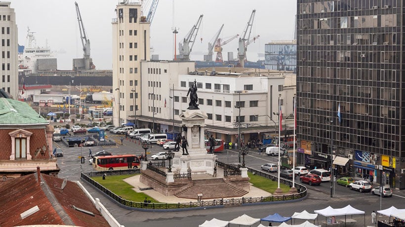 Valparaíso podrá renovar la cara del entorno de la plaza Sotomayor gracias a importante inversión Valparaíso podrá renovar la cara del entorno de la plaza Sotomayor gracias a importante inversión