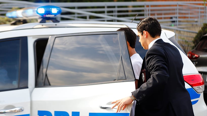 Viña del Mar: detuvieron a presunto autor de homicidio en inmediaciones de feria Caupolicán Viña del Mar: detuvieron a presunto autor de homicidio en inmediaciones de feria Caupolicán