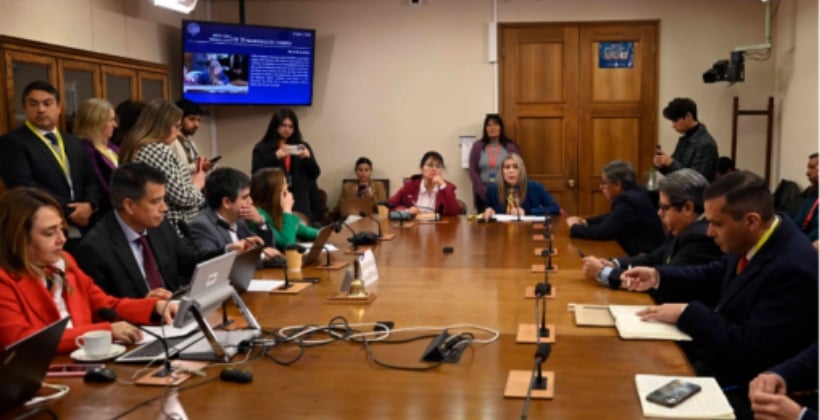CEI sobre megaincendios del Gran Valparaíso aprueba informe final entre críticas y reclamos políticos CEI sobre megaincendios del Gran Valparaíso aprueba informe final entre críticas y reclamos políticos