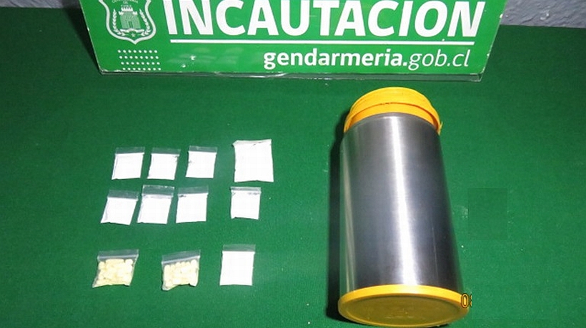 Reclusos de Osorno tenían en su poder drogas y un teléfono celular Reclusos de Osorno tenían en su poder drogas y un teléfono celular
