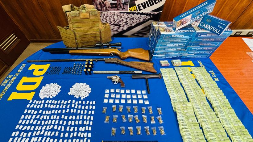 Desarticulan red de microtráfico en Mulchén: se decomisaron armas de fuego y hubo 9 detenidos Desarticulan red de microtráfico en Mulchén: se decomisaron armas de fuego y hubo 9 detenidos
