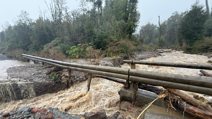 Desborde de río en Chaitén interrumpe tránsito en la Carretera Austral y afecta Ruta Bimodal Desborde de río en Chaitén interrumpe tránsito en la Carretera Austral y afecta Ruta Bimodal