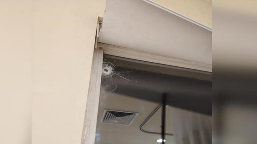Atención fue suspendida en el Hospital de Curanilahue tras registrarse un disparo al interior del recinto Atención fue suspendida en el Hospital de Curanilahue tras registrarse un disparo al interior del recinto