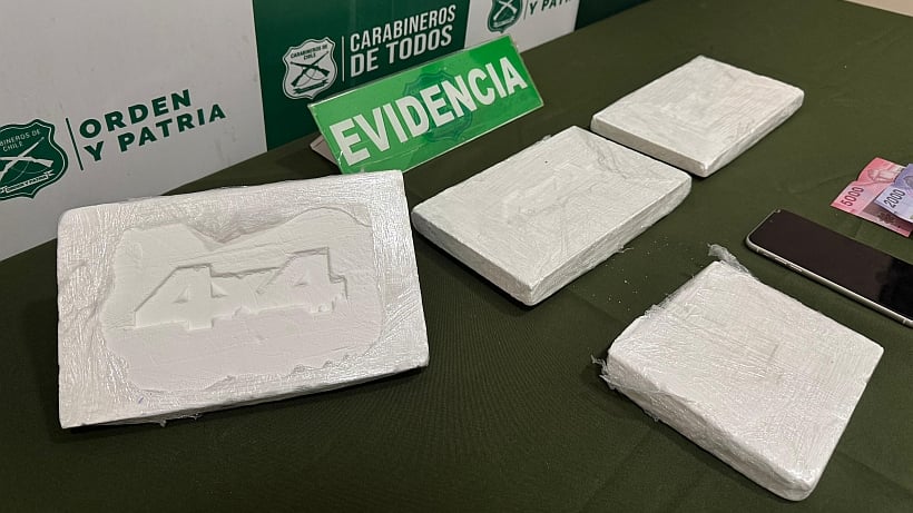 En peaje Cuatro Vientos detuvieron a un joven extranjero con 3,5 kilos de cocaína