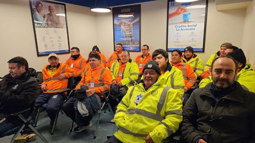 Encargados de parquímetros en Puerto Montt se capacitaron en atención al cliente Encargados de parquímetros en Puerto Montt se capacitaron en atención al cliente