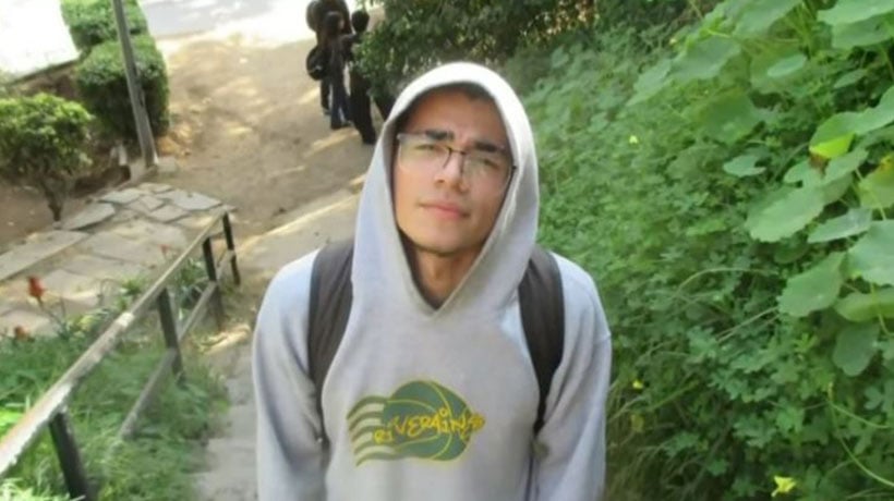 Amigos de universitario desaparecido en Viña lamentan falta de celeridad en labores de búsqueda Amigos de universitario desaparecido en Viña lamentan falta de celeridad en labores de búsqueda
