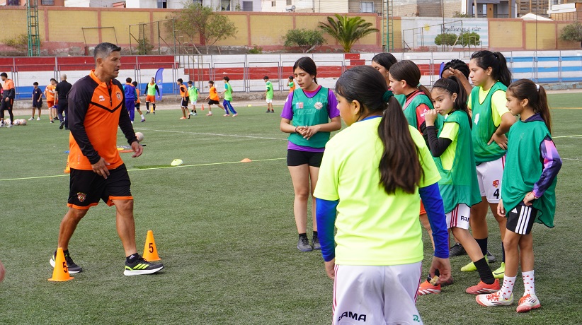 El Abra y Cobreloa: Más de una década impulsando el fútbol en la comunidad El Abra y Cobreloa: Más de una década impulsando el fútbol en la comunidad