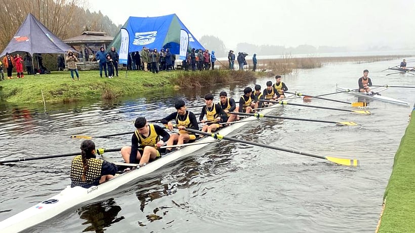Remo regional desafió al mal tiempo en vibrante primera fecha en Llanquihue Remo regional desafió al mal tiempo en vibrante primera fecha en Llanquihue