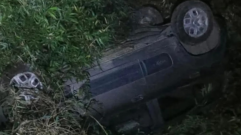 Conductor volcó en ruta de Río Negro: estaba bajo los efectos del alcohol Conductor volcó en ruta de Río Negro: estaba bajo los efectos del alcohol