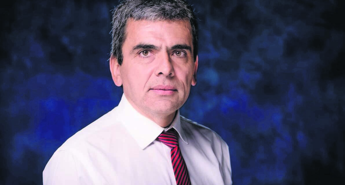 Exfiscal Carlos Gajardo es el nuevo invitado de la librería Río de Letras Exfiscal Carlos Gajardo es el nuevo invitado de la librería Río de Letras