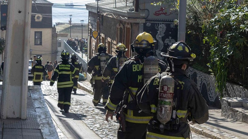 Singular desafío reunirá a más de 2 mil bomberos de todo Chile en los cerros de Valparaíso Singular desafío reunirá a más de 2 mil bomberos de todo Chile en los cerros de Valparaíso