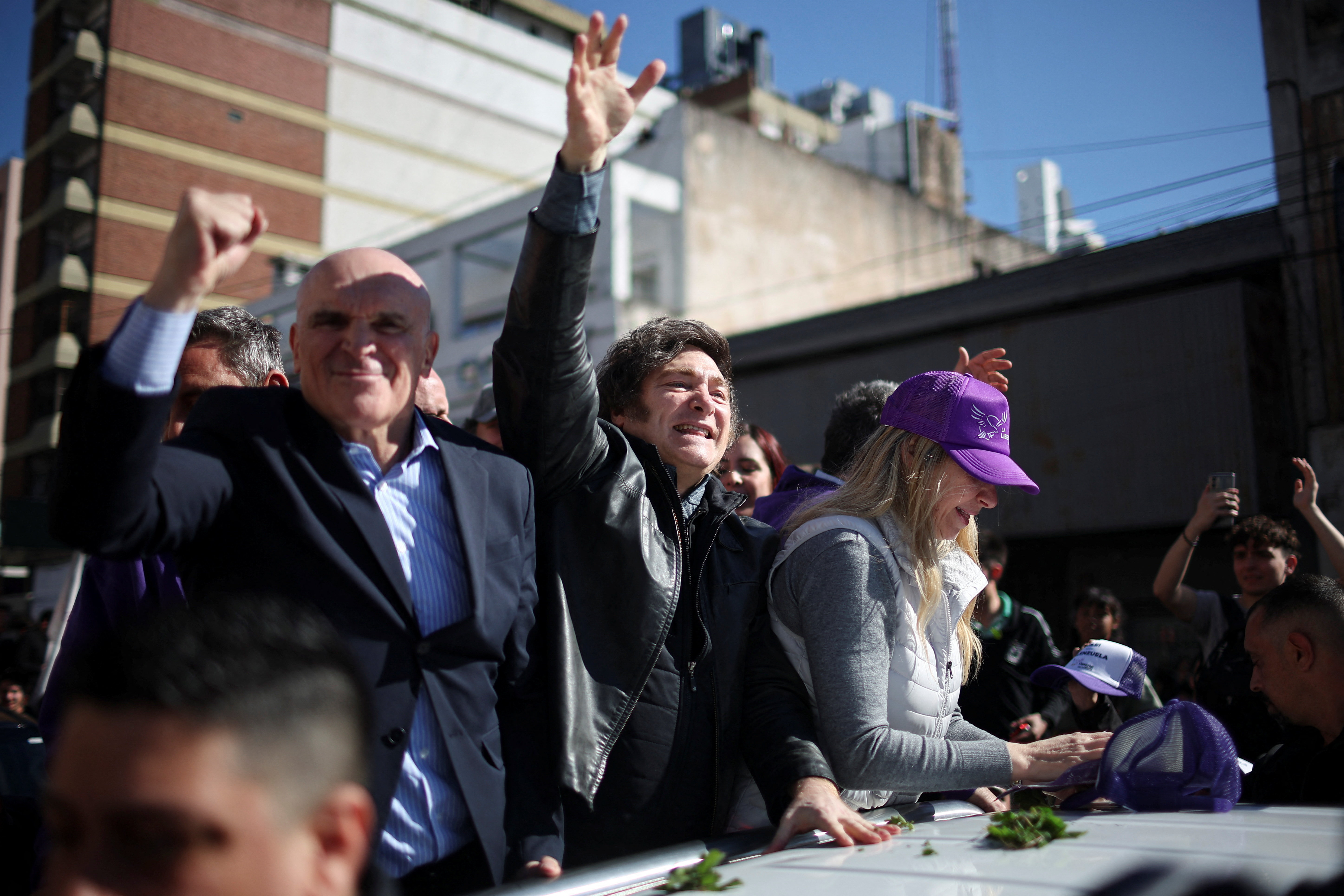 Milei sobre la agresión en acto electoral: "Era muy emocionante enfrentar toda la lluvia de piedras" Milei sobre la agresión en acto electoral: "Era muy emocionante enfrentar toda la lluvia de piedras"