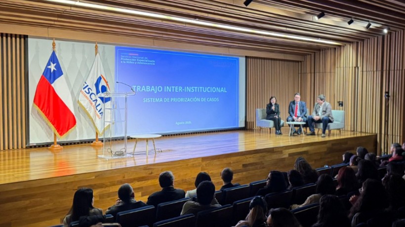 Autoridades de Ñuble exponen modelo pionero que prioriza atención para menores de residencias víctimas de delitos Autoridades de Ñuble exponen modelo pionero que prioriza atención para menores de residencias víctimas de delitos