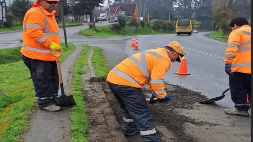 Municipalidad de Castro realiza operativo de limpieza en garitas de Nercón y Los Aromos Municipalidad de Castro realiza operativo de limpieza en garitas de Nercón y Los Aromos