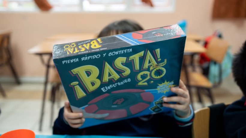 Llanquihue celebró el Mes de la Niñez con entrega de juegos a niños y niñas del Programa Municipal Llanquihue celebró el Mes de la Niñez con entrega de juegos a niños y niñas del Programa Municipal
