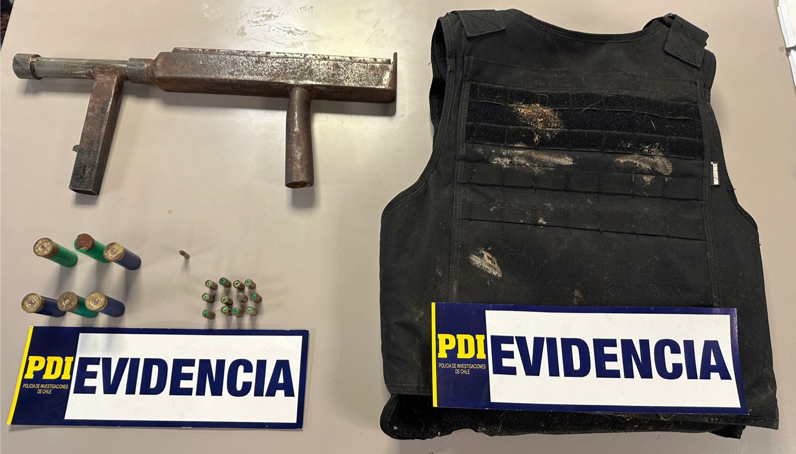 Detienen a sujeto que tenía un chaleco antibalas y un arma de fuego artesanal Detienen a sujeto que tenía un chaleco antibalas y un arma de fuego artesanal