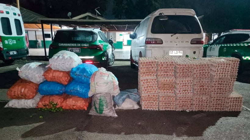 Detienen a dos sujetos que transportaban mercadería de contrabando en el Cruce Humberstone Detienen a dos sujetos que transportaban mercadería de contrabando en el Cruce Humberstone